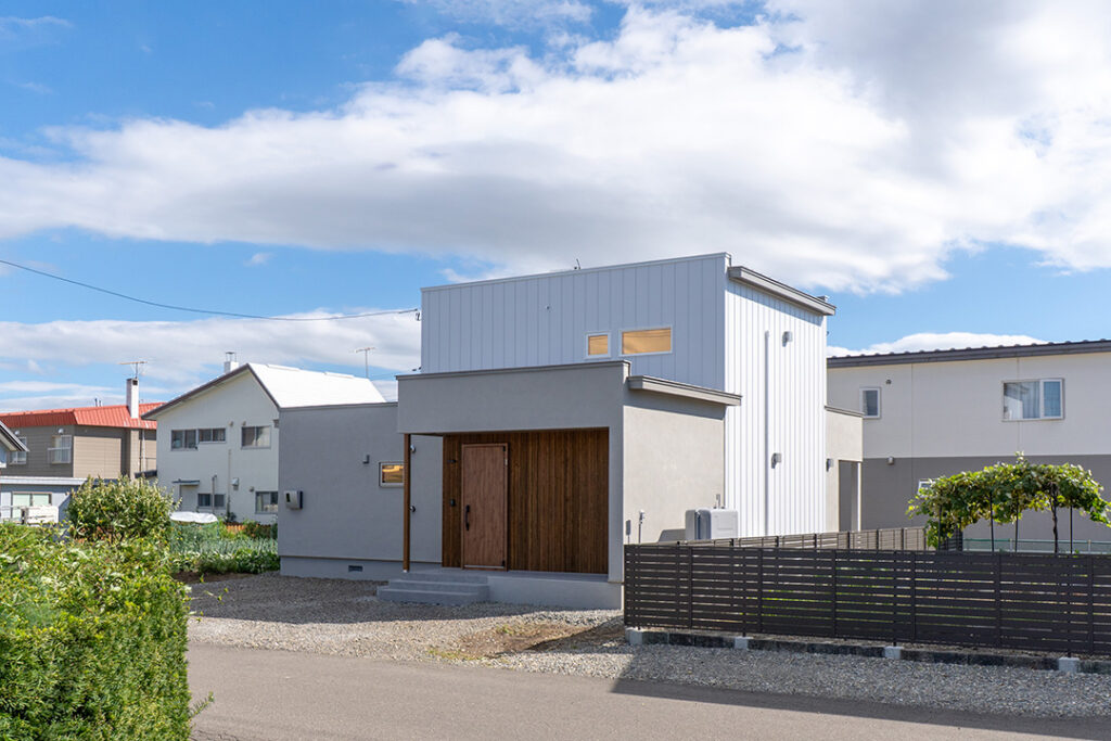 画像：帯広市　家事動線と光を大切にした、機能美のある住まい