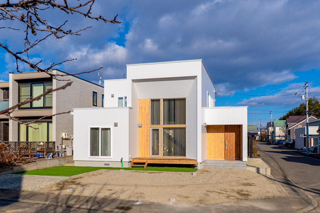 画像：帯広市　光と木の質感が心地よい住まい