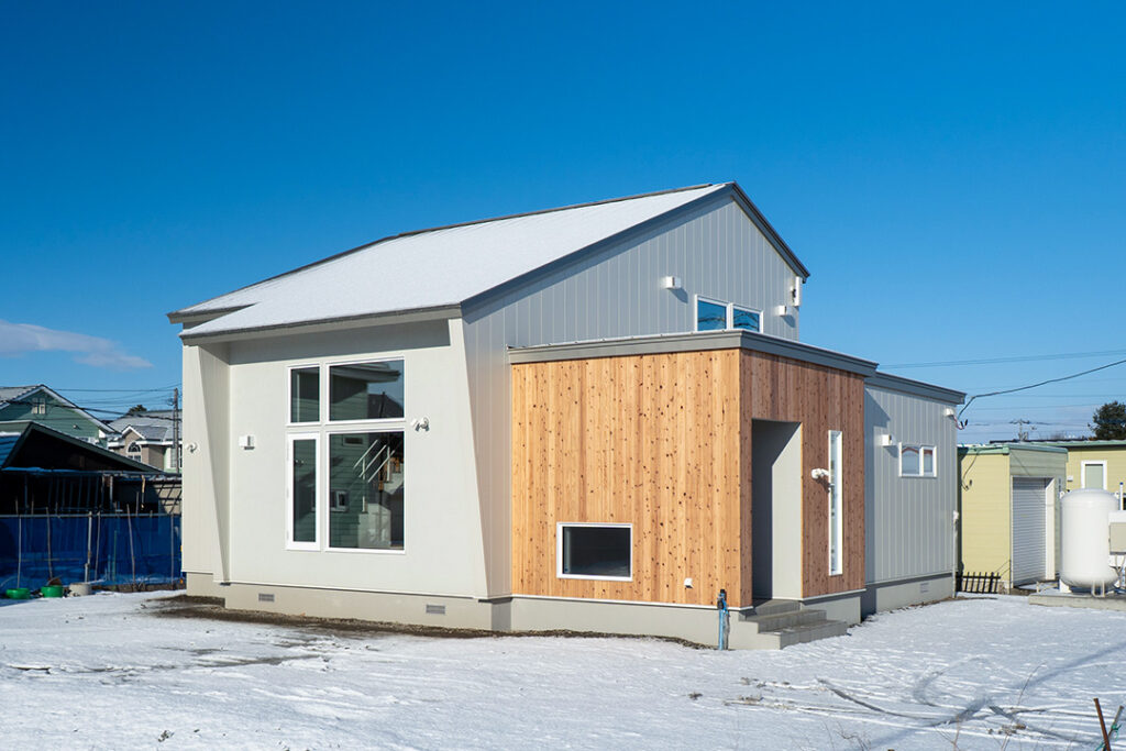 画像：帯広市　素材と光が調和する、上質なナチュラルモダンのおうち